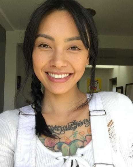  Unveiling Levy Tran's Unique Style, Height, and Figure 