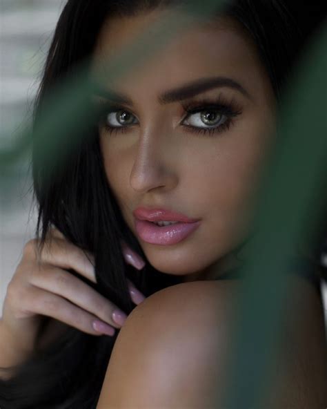 Abigail Ratchford's Impressive Physique: Unveiling Her Fitness Secrets