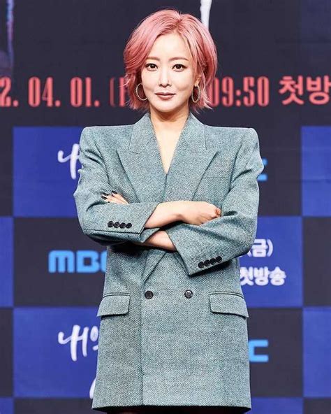 Age and Height: Revealing Kim Hee Sun's Vital Statistics