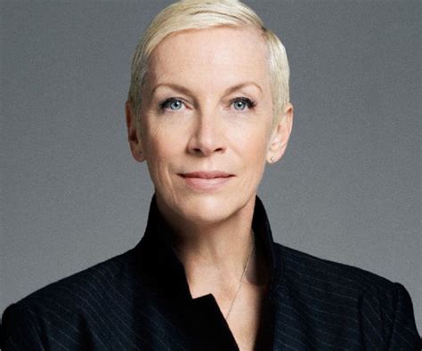 Annie Lennox Biography