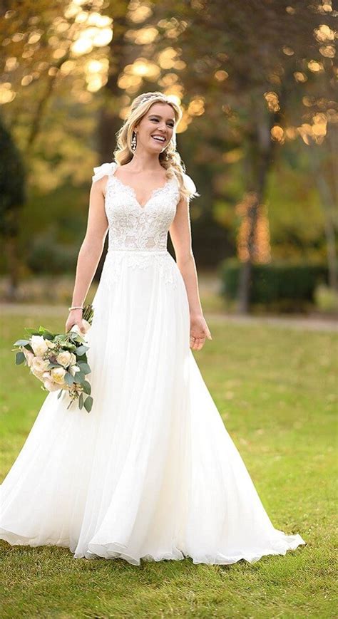 Choose the Perfect Fabric for Your Dream Wedding Gown