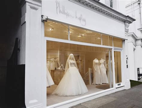 Choosing the Right Bridal Boutique or Designer