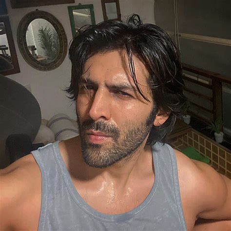 Discovering Kartik Aaryan's Physical Stats and Appearance