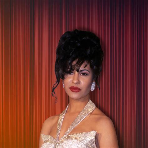 Diving into the Age of Selena Bush: Unraveling the Mystery Behind Her Youthfulness