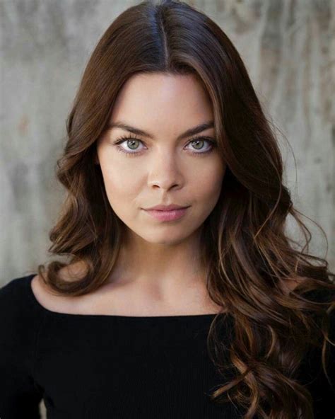 Early Life and Career Beginnings of Scarlett Byrne