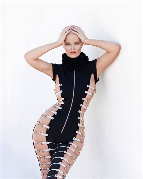 Embracing Diversity: Zienna Eve's Impact on the Fashion World