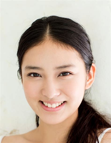 Emiri Yoshikawa's Age: How old is she?