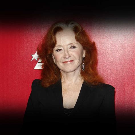 Exploring Bonnie Raitt's Height, Figure, and Personal Style