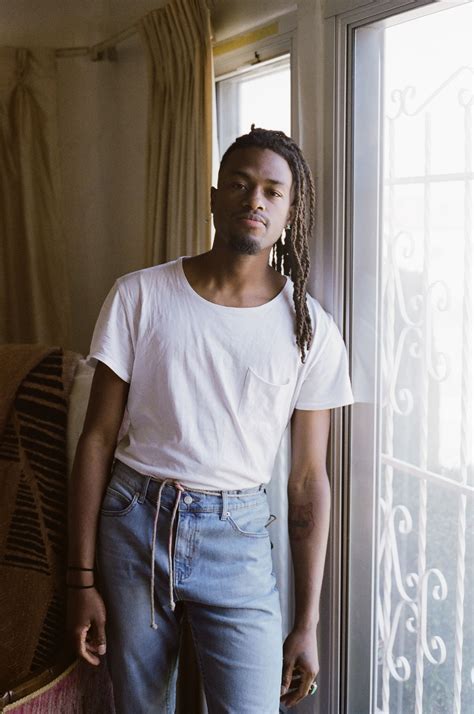 Exploring Duckwrth's Figure and Fashion