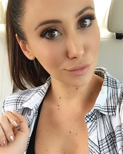 Exploring the Physical Attributes and Style of Jenn Sterger