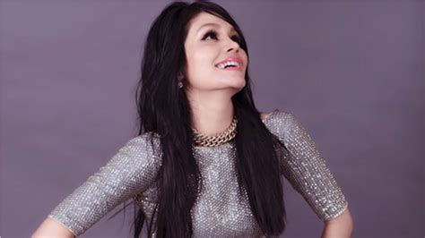 Figure and Fashion: Sonu Kakkar's Uniqueness in Style