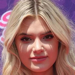 Getting to Know Alissa Violet: Fun Facts and Trivia