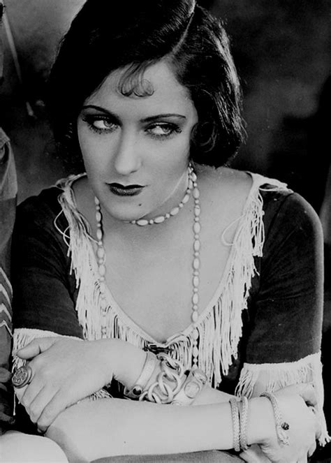 Gloria Swanson: A Legendary Hollywood Star