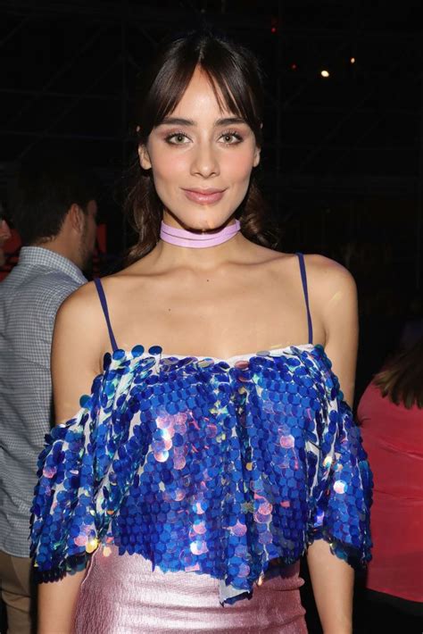 Inside Esmeralda Pimentel's Fashion Choices: Style and Influence