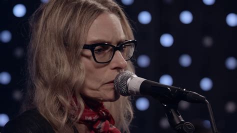 Introduction to Aimee Mann's Background