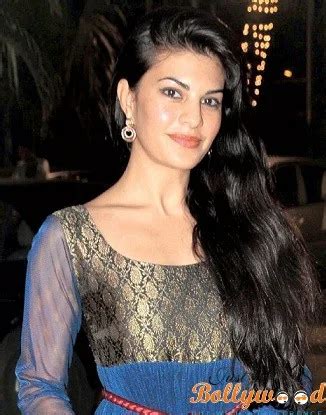 Jacqueline X's Age and Impressive Height