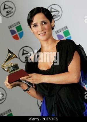 Julieta Venegas: A Biography of an Exceptional Mexican Musician