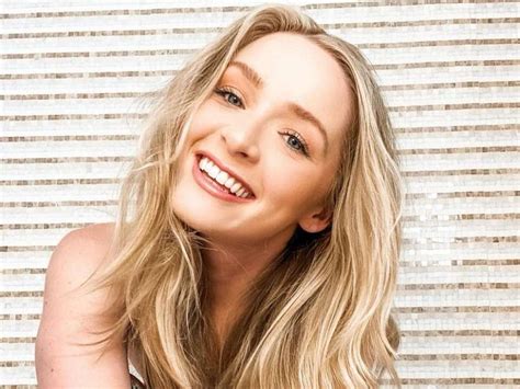 Learn about Greer Grammer's Height