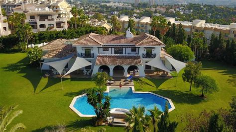 Living the Splendid Lifestyle: Marbella Que's Triumphs