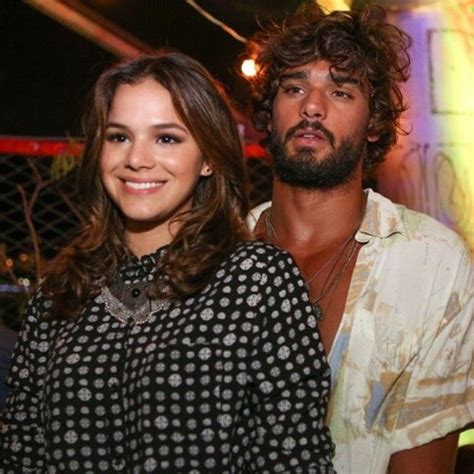 Love and Relationships: Exploring Marquezine's High-profile Romances