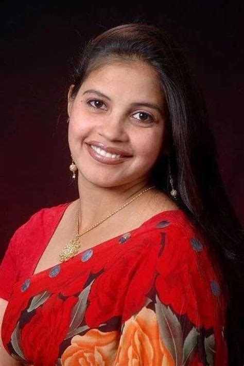 Neelu Nasreen's Height and Physical Appearance