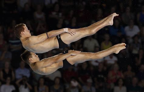 Rise to Prominence in Diving Competitions