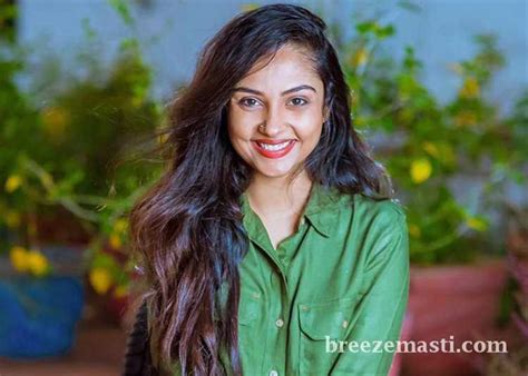 Smruthi Venkat's Personal Profile: Age, Height, and Figure