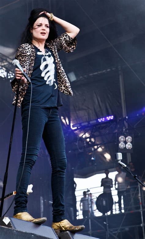 Standing Tall: Alison Mosshart's Stature and Fashion Sense