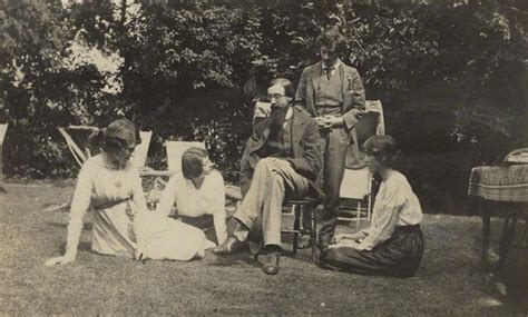The Influence of the Bloomsbury Group on Forster's Writing